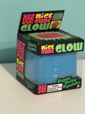 Nice Cube Glow Blue - Super Solid Squish Kids Toy